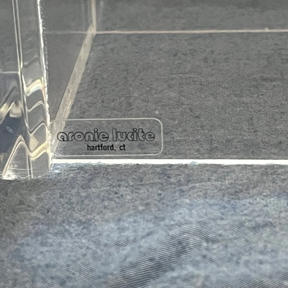 MidCentury Modern ARONIE LUCITE Clear Acrylic Tissue Box Holder Cover MCM Vintag